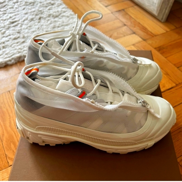 Burberry Arthur Sneakers (Women’s) - Picture 4 of 6